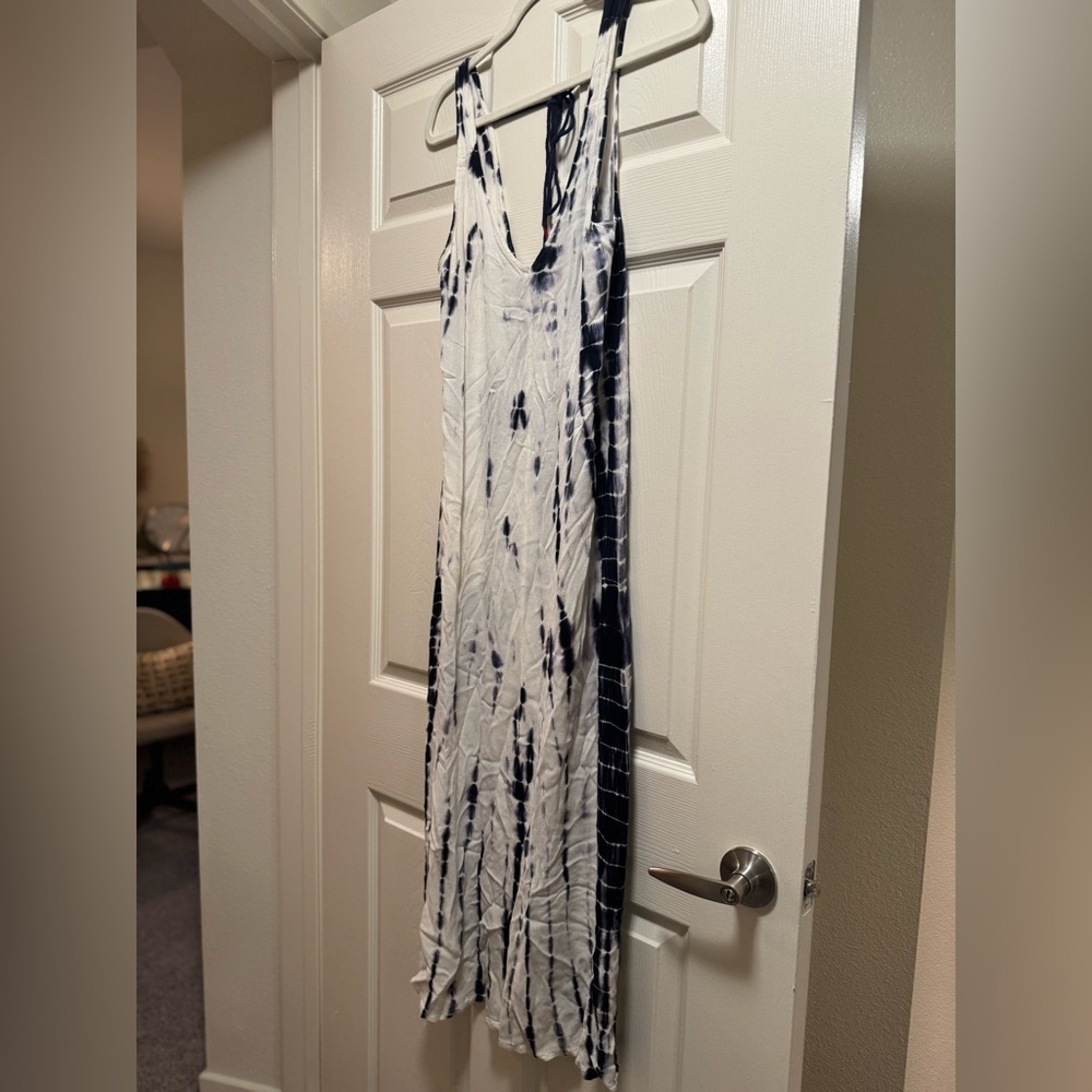Aakaa Blue & White Tie-Dye Maxi Dress - Picture 2 of 8